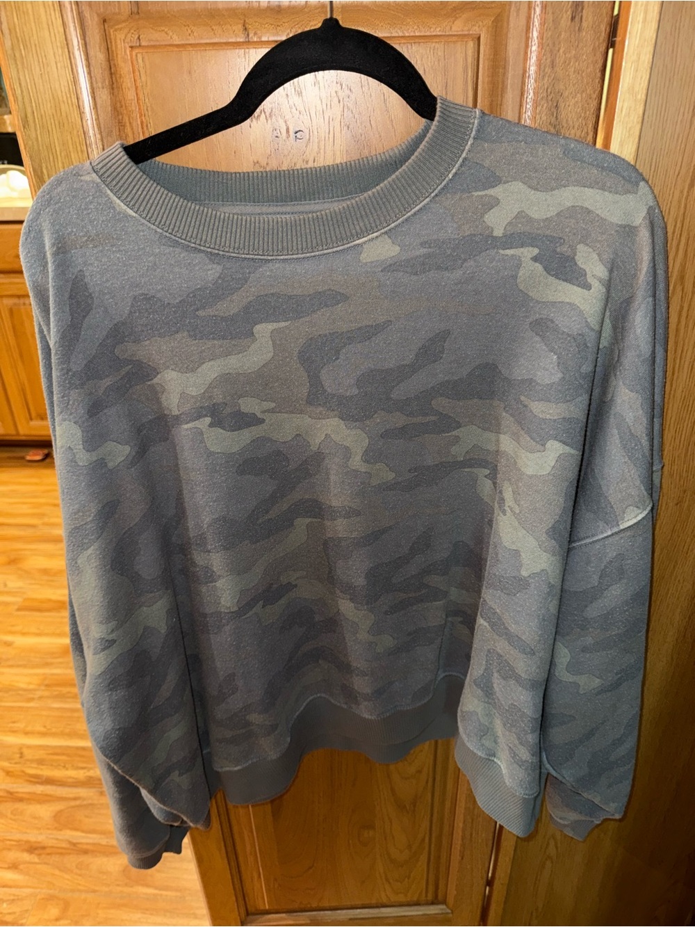Women’s Camouflage Crewneck Sweater - Gray